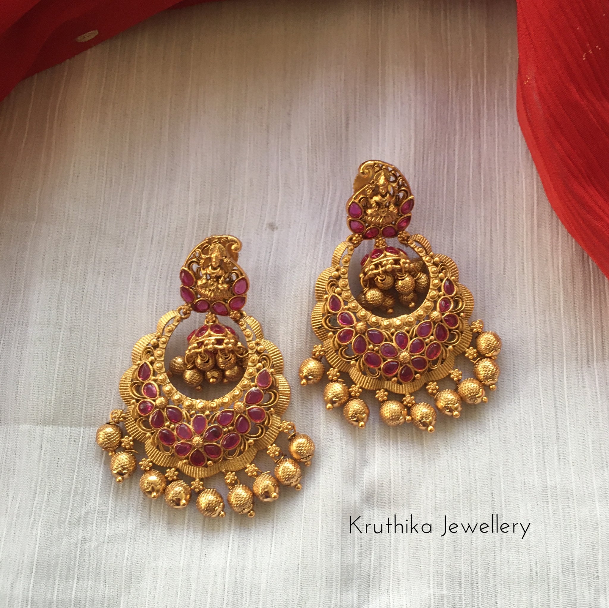 Textured coin earrings - Women | Mango USA